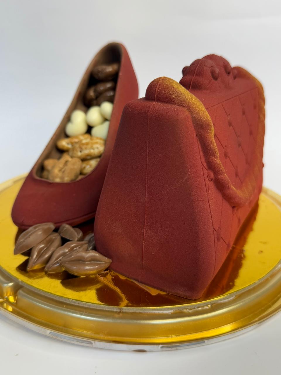 حقيبة يد وكعب ستيليتو من الشوكولاتة البلجيكية